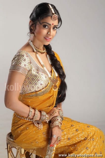 Shriya Saran Hot Pictures In Chandra Movie