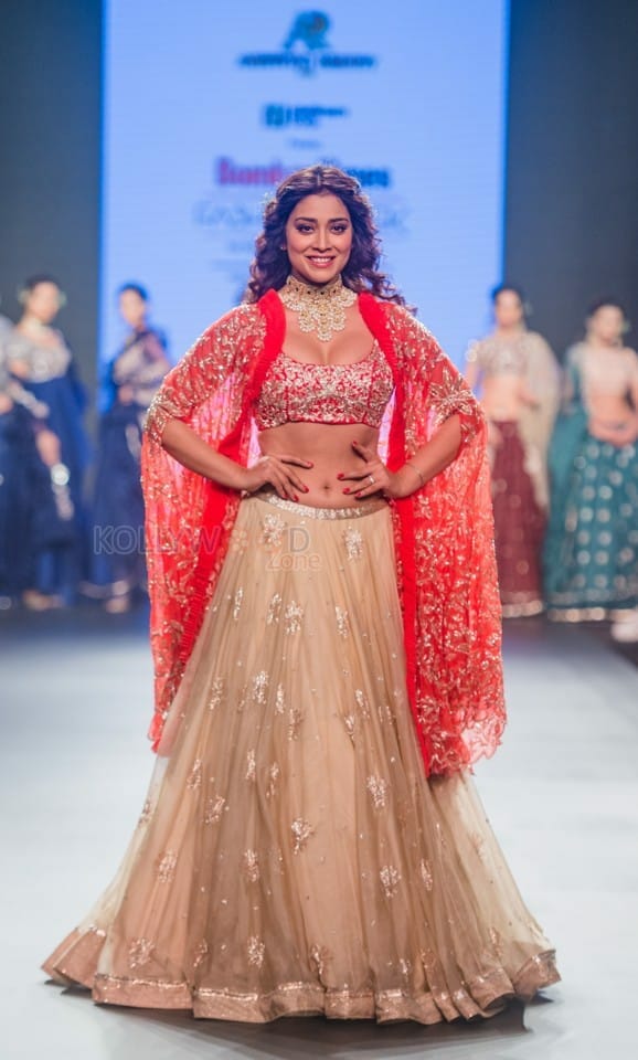 Shriya Saran Walking The Ramp For Ashwini Reddy Collection Photos