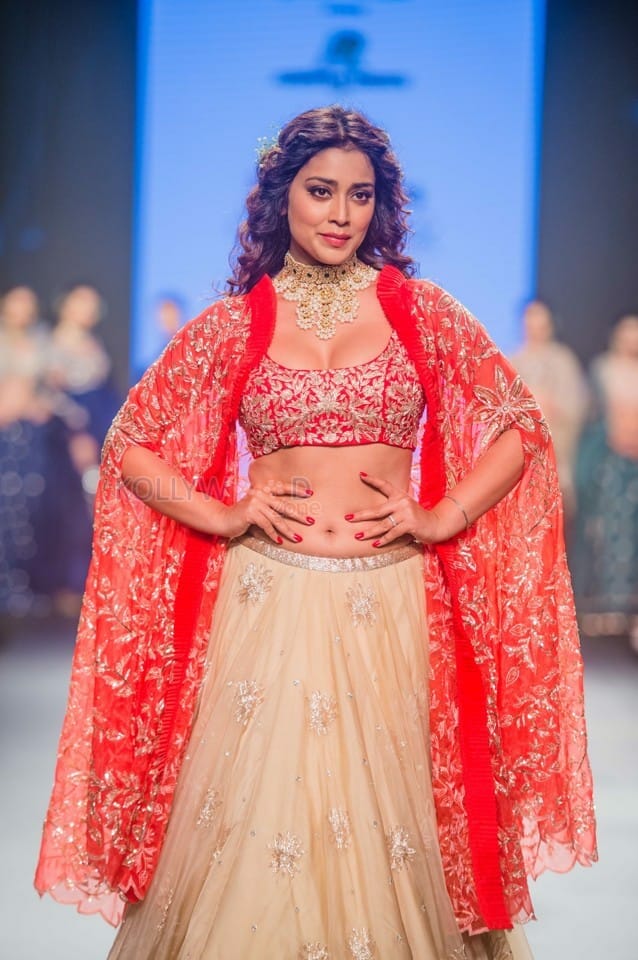 Shriya Saran Walking The Ramp For Ashwini Reddy Collection Photos