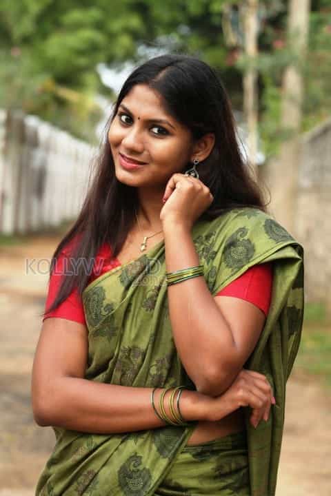 Shruthi Reddy New Photoshoot Pictures