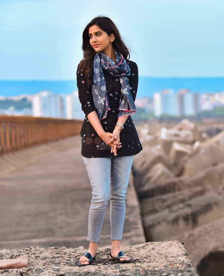 Solo Brathuke So Better Movie Heroine Nabha Natesh Photos