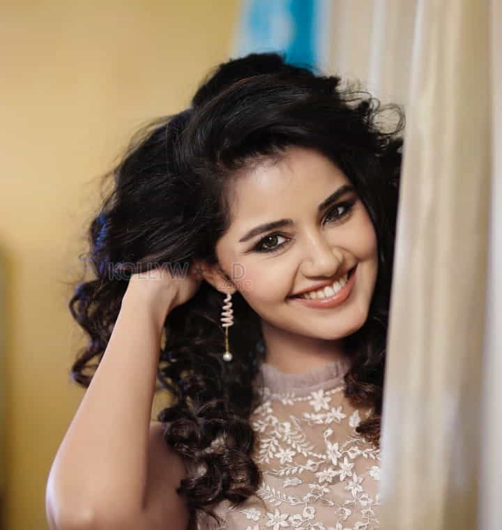 South Actress Anupama Parameswaran Photoshoot Stills