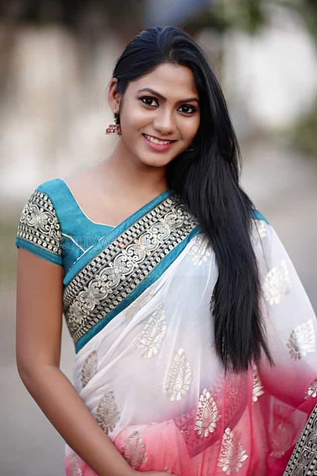 South Actress Shruti Reddy Portfolio Pictures