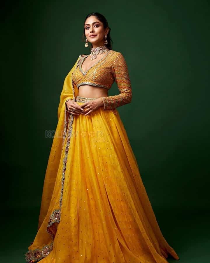 Stunning Mrunal Thakur In A Yellow Lehenga Photos 01 (246226 ...