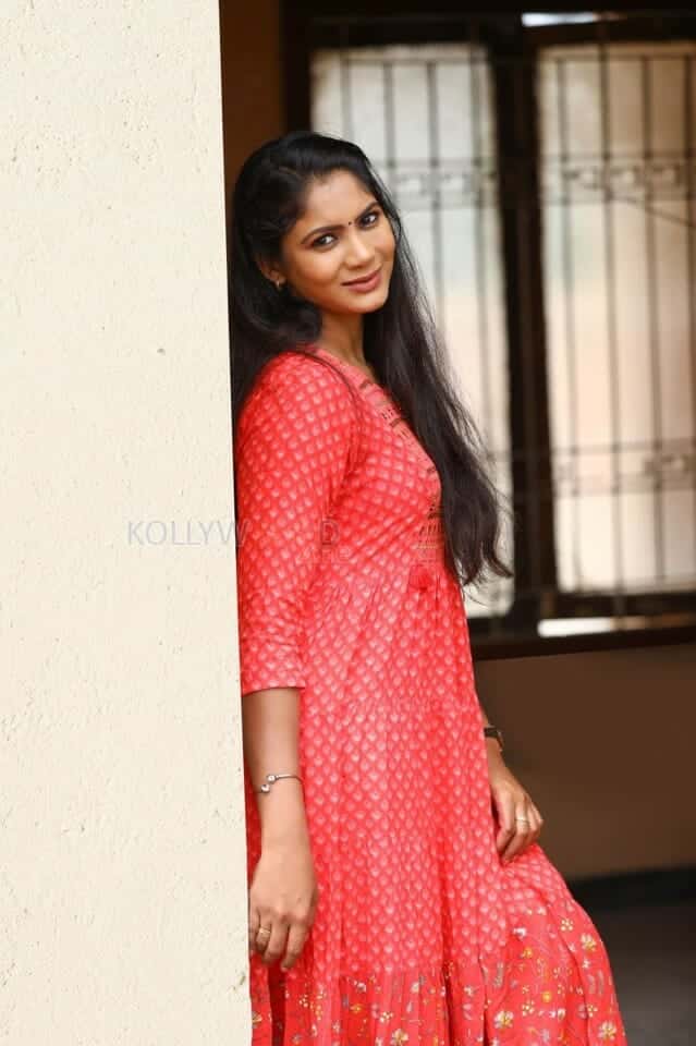 Tamil Actress Shruti Reddy Latest Photoshoot Pictures 106