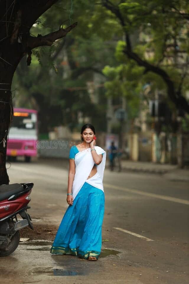 Tamil Actress Shruti Reddy Latest Photoshoot Pictures 130