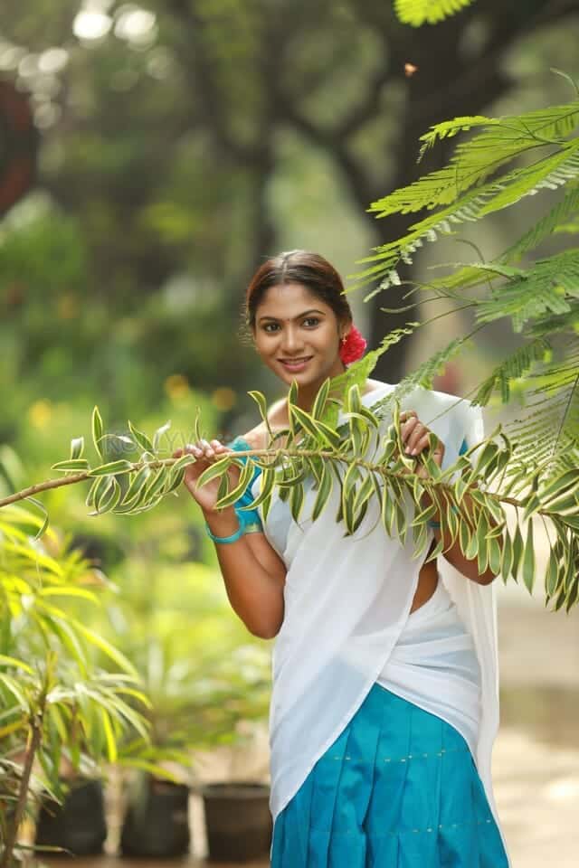 Tamil Actress Shruti Reddy Latest Photoshoot Pictures 136