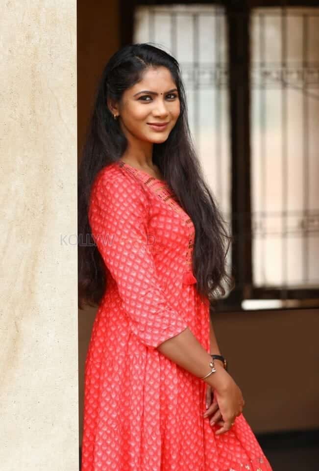 Tamil Actress Shruti Reddy Latest Photoshoot Pictures 98