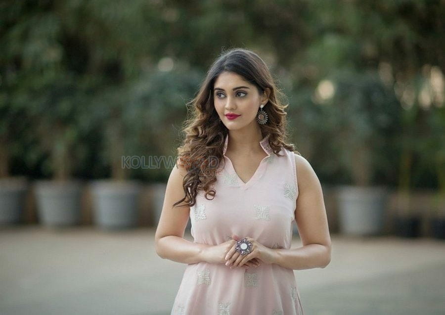 Tamil Heroine Surabhi New Photos