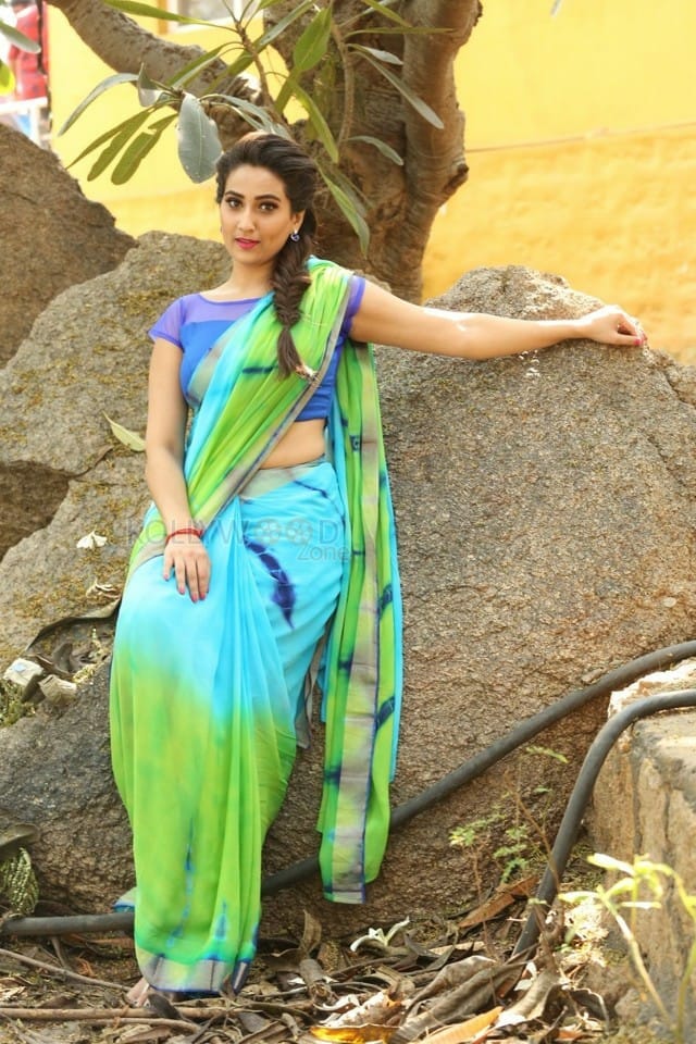 Telugu Actress Manjusha Saree Photos