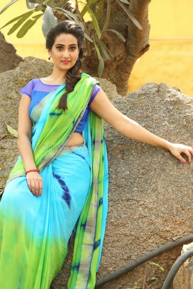 Telugu Actress Manjusha Saree Photos