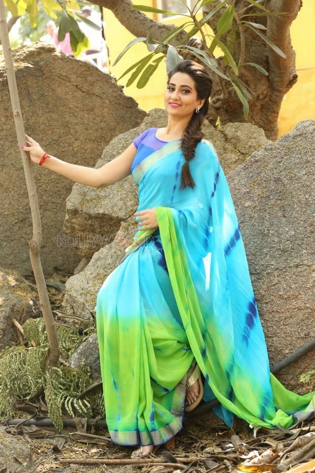 Telugu Actress Manjusha Saree Photos