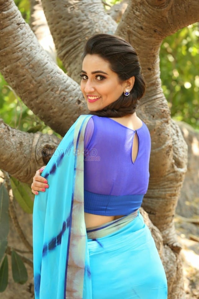 Telugu Actress Manjusha Saree Photos