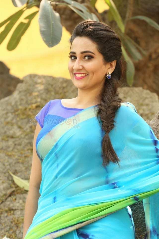 Telugu Actress Manjusha Saree Photos