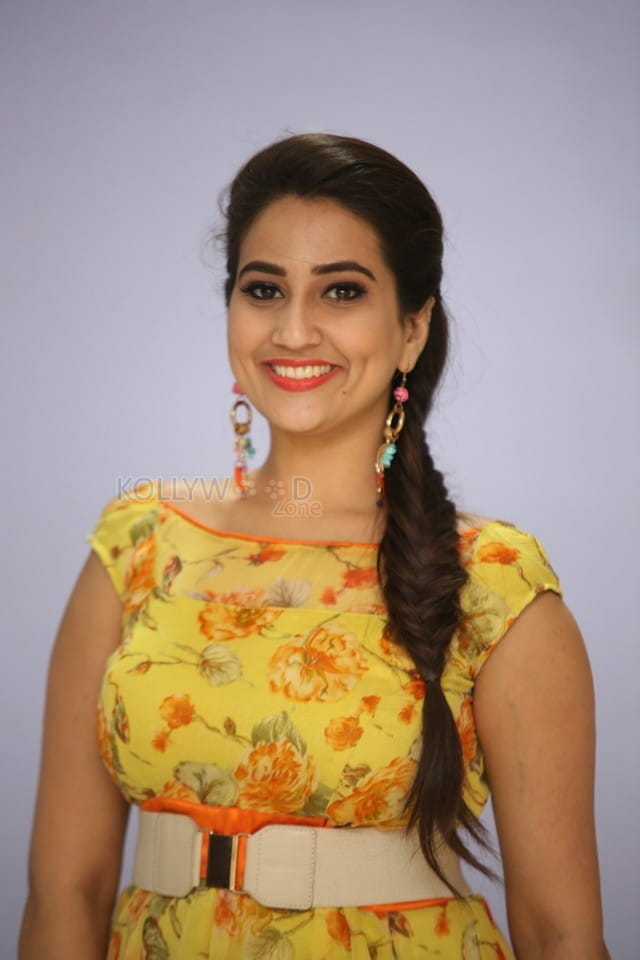 Telugu Actress Manjusha Yellow Dress Photos