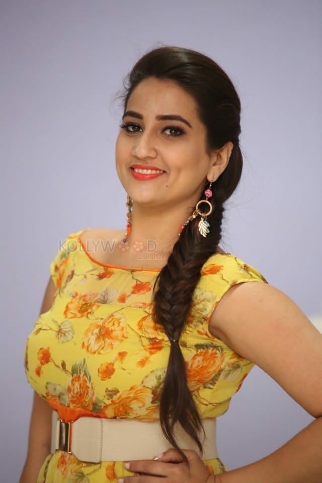 Telugu Actress Manjusha Yellow Dress Photos