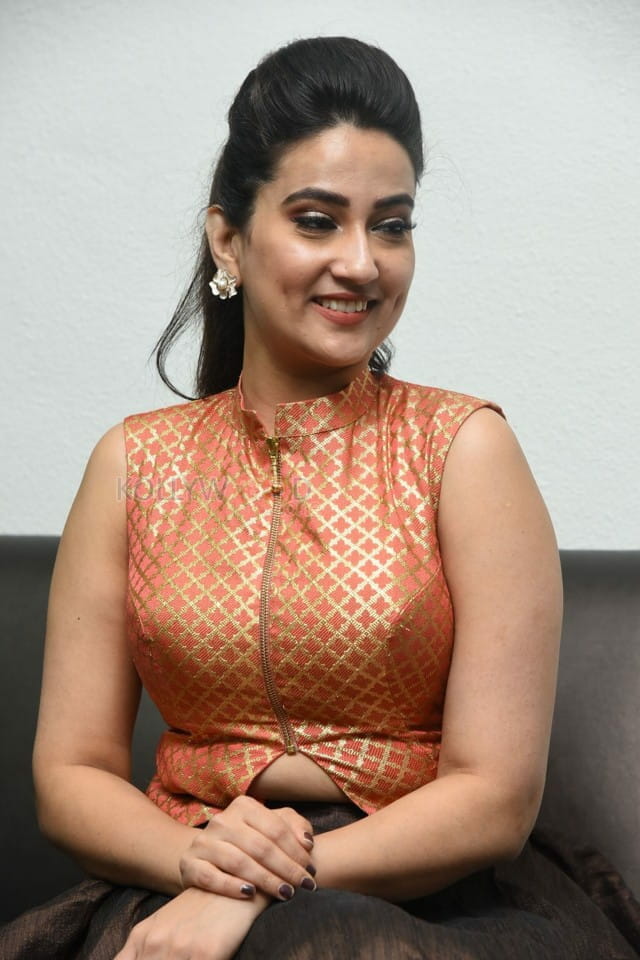 Telugu Anchor Manjusha At Hours Love Pre Release Event Photos