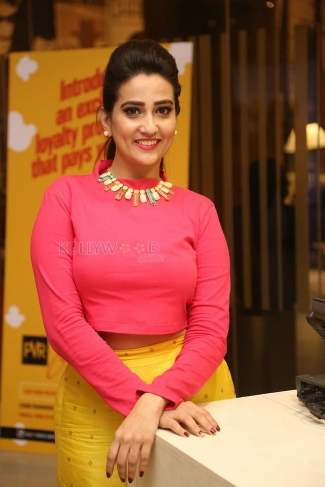 Telugu Anchor Manjusha New Pics