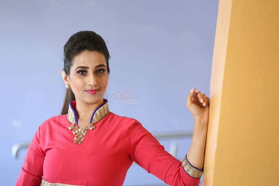 Telugu Anchor Manjusha Photos