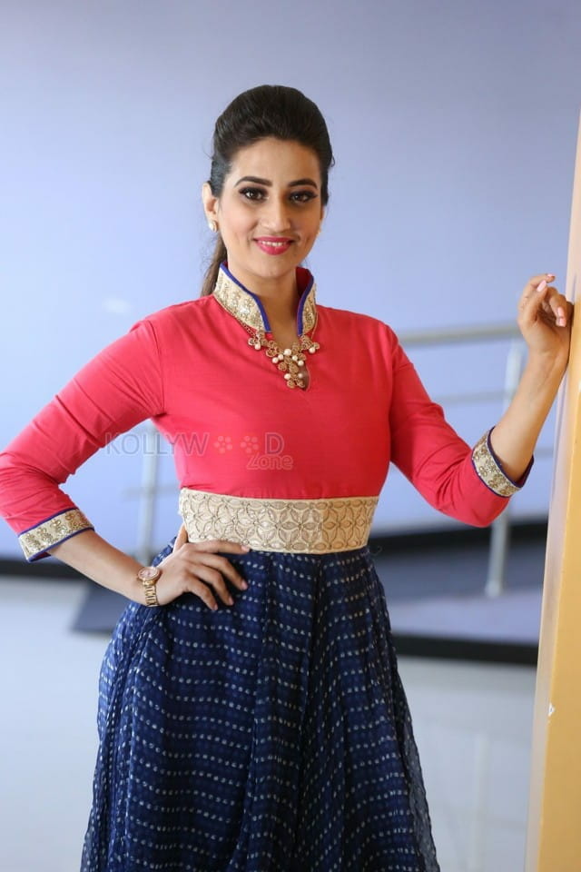 Telugu Anchor Manjusha Photos 44 (86469) | Kollywood Zone