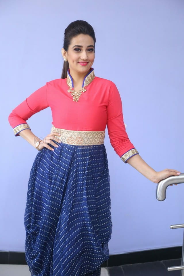 Telugu Anchor Manjusha Photos