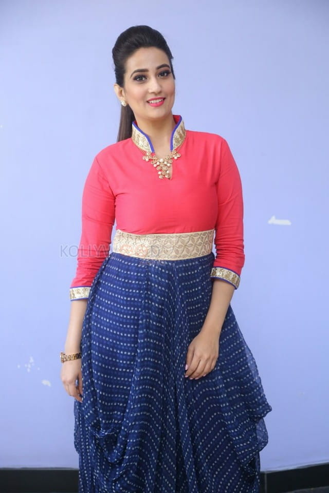 Telugu Anchor Manjusha Photos