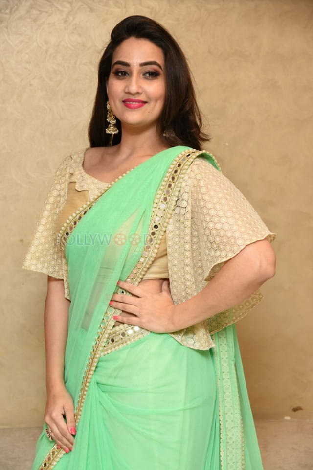 Telugu Anchor Manjusha Pictures