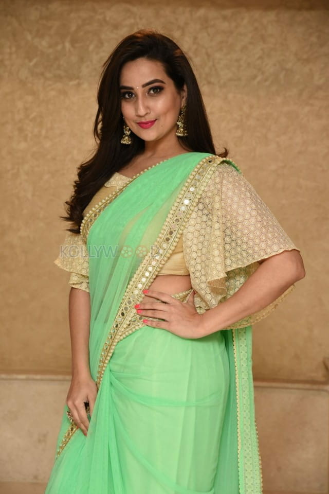 Telugu Anchor Manjusha Pictures