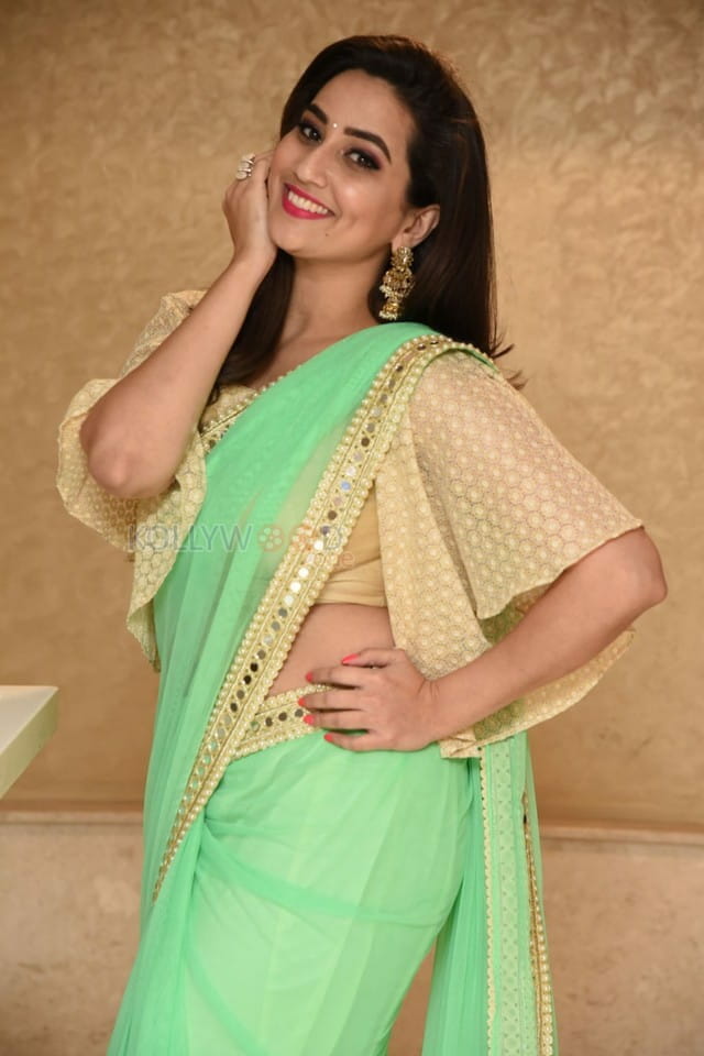 Telugu Anchor Manjusha Pictures