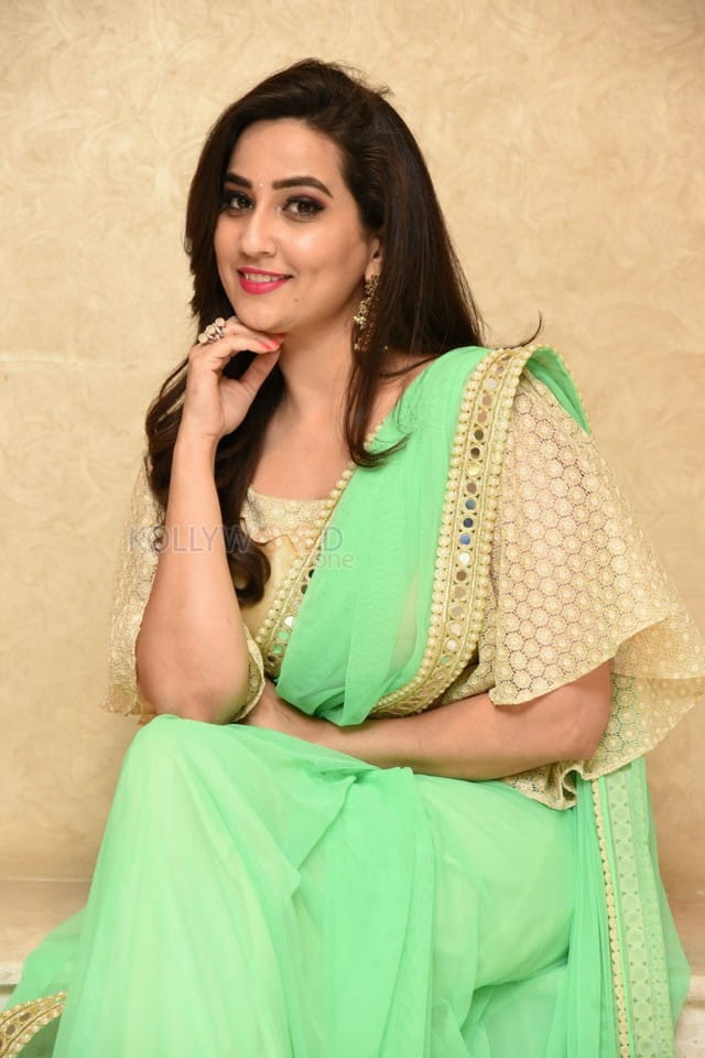 Telugu Anchor Manjusha Pictures