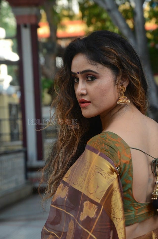 Tollywood Actress Sony Charista Saree Photoshoot Pictures