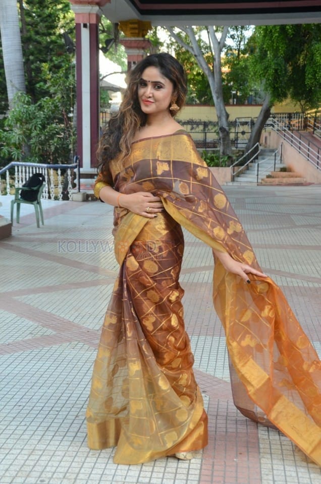 Tollywood Actress Sony Charista Saree Photoshoot Pictures