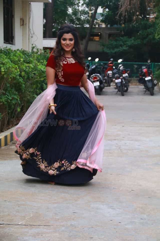 Actress Aathmika Photos