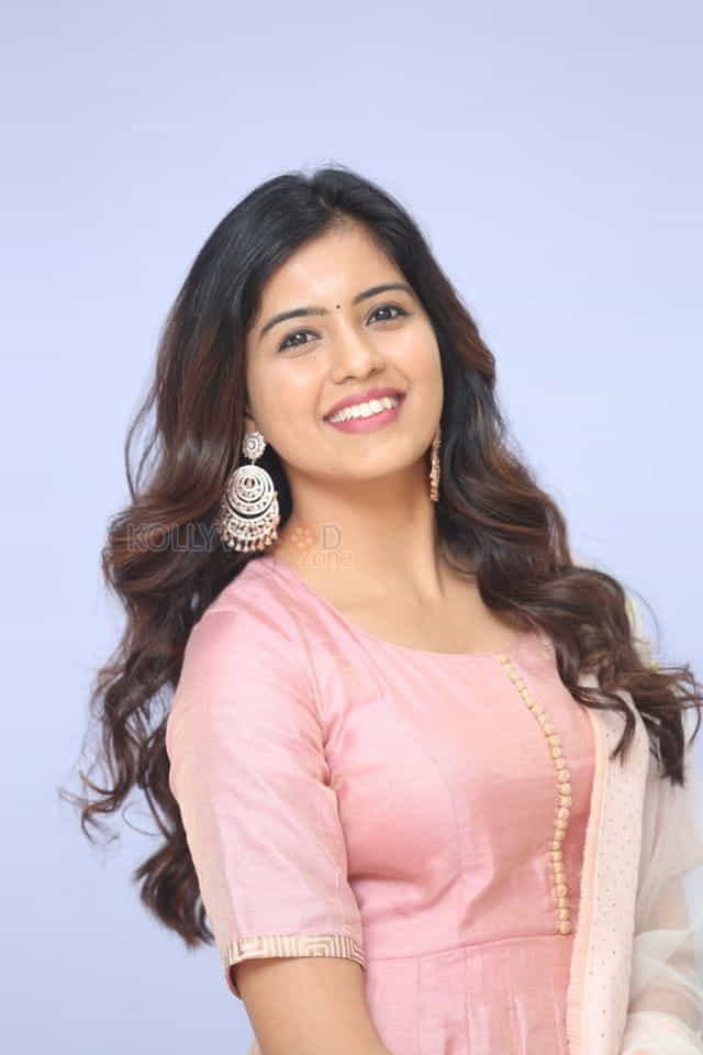 Actress Amritha Aiyer At Rojullo Preminchadam Ela Press Meet Photos