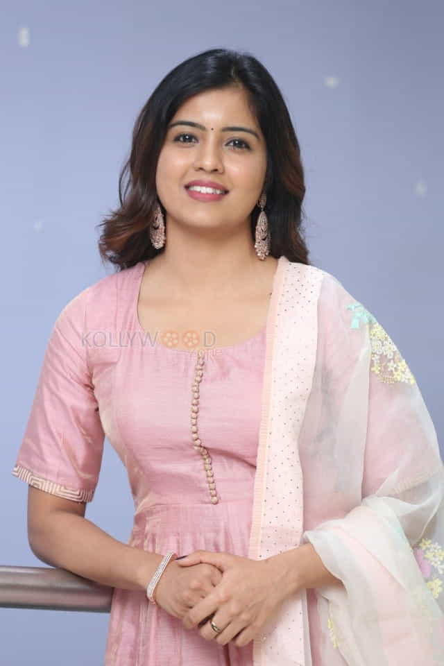 Actress Amritha Aiyer At Rojullo Preminchadam Ela Press Meet Photos