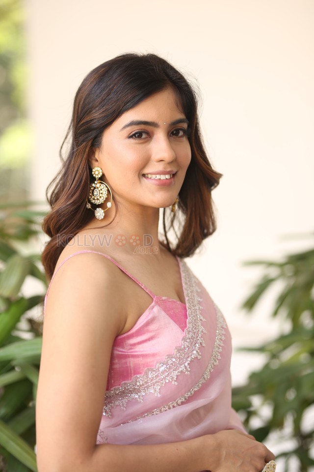 Actress Amritha Aiyer at Bachhala Malli Movie Interview Photos 36