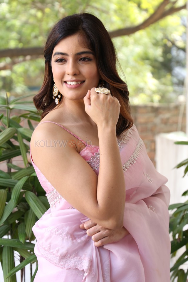 Actress Amritha Aiyer at Bachhala Malli Movie Interview Photos 52