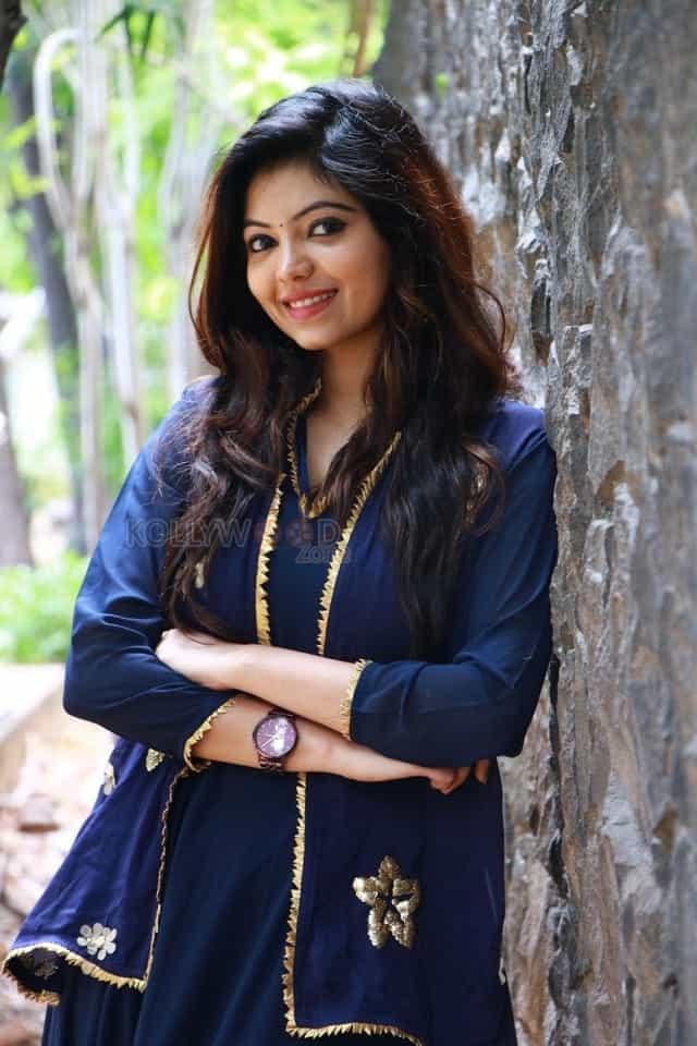 Actress Athulya Ravi New Photos