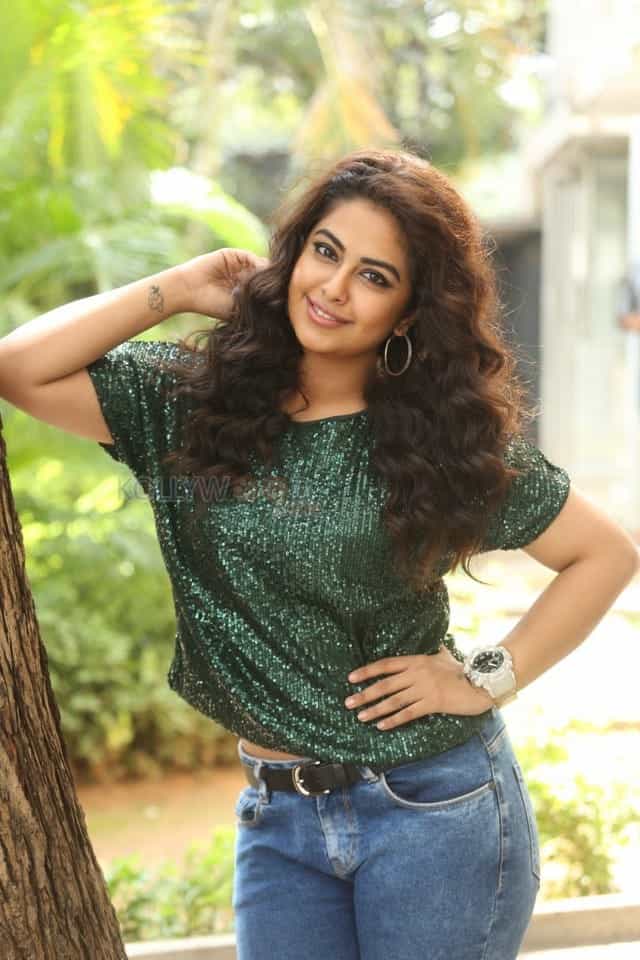 Actress Avika Gor At Raju Gari Gadhi Interview Stills