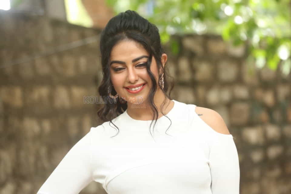 Actress Avika Gor At Raju Gari Gadhi Trailer Launch Photos