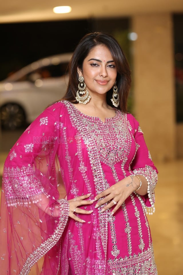 Actress Avika Gor at Shanmukha Movie Pre Release Event Photos 02
