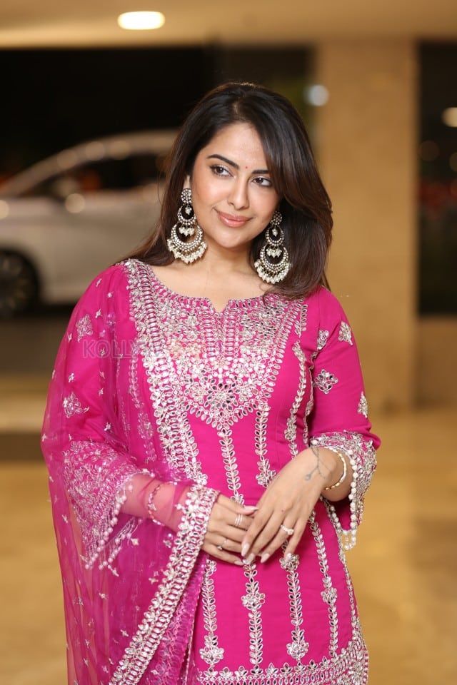 Actress Avika Gor at Shanmukha Movie Pre Release Event Photos 04