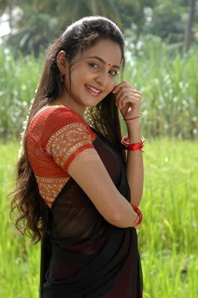 Actress Bhama Saree Pictures