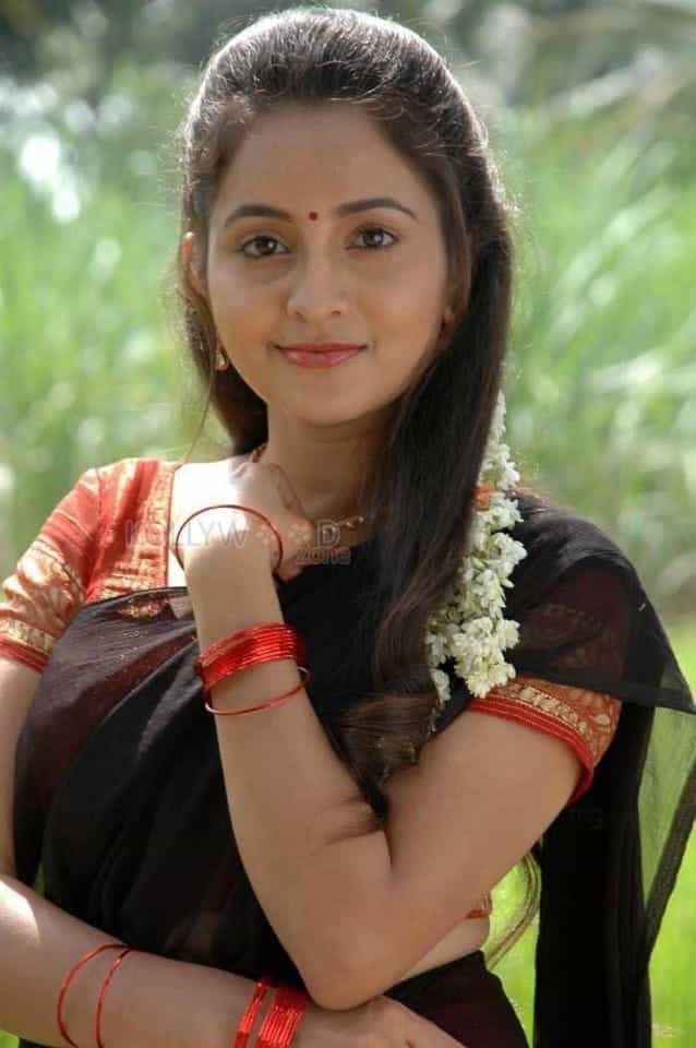 Actress Bhama Saree Pictures