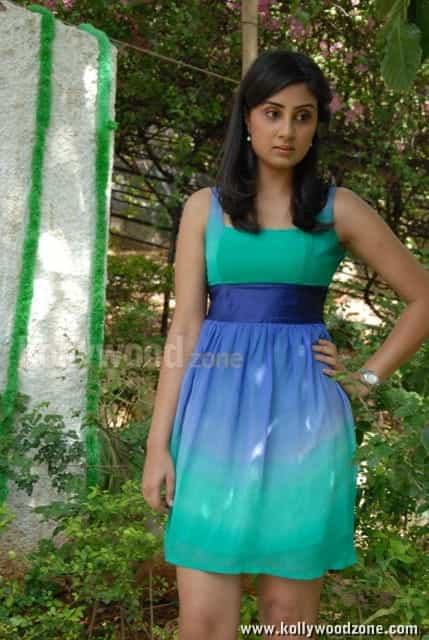 Actress Bhanu Sree Mehra Sexy Skirt Pictures