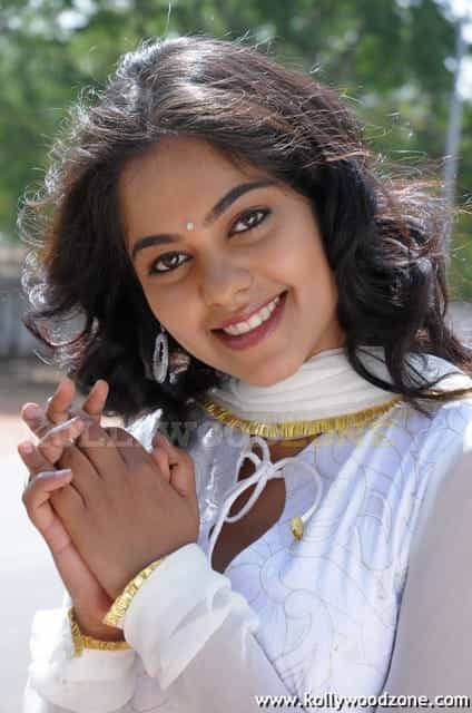 Actress Bindu Madhavi Images