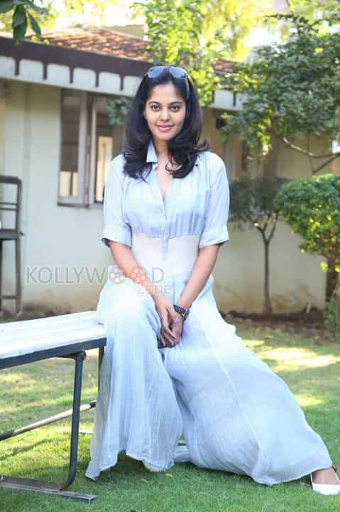 Actress Bindu Madhavi Photoshoot Stills