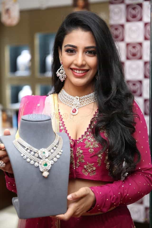 Actress Daksha Nagarkar At Malabar Gold Diamonds Artistry Branded Jewellery Show Photos