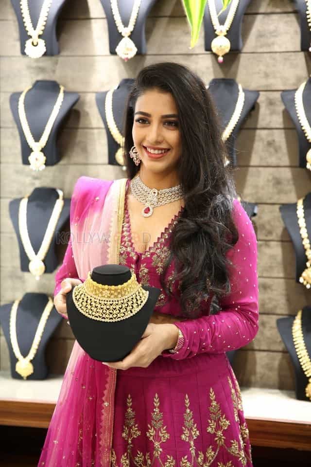 Actress Daksha Nagarkar At Malabar Gold Diamonds Artistry Branded Jewellery Show Photos