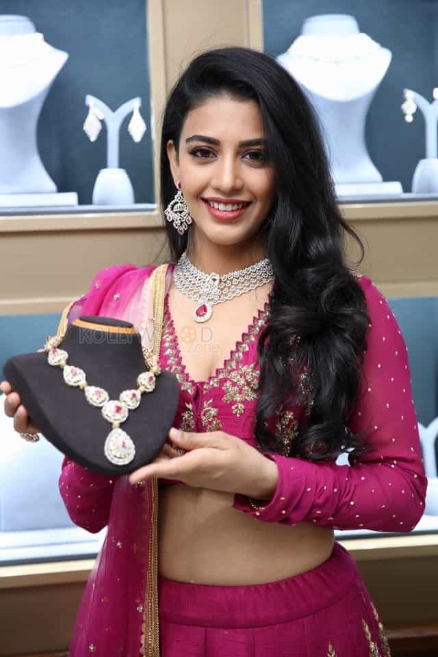 Actress Daksha Nagarkar At Malabar Gold Diamonds Artistry Branded Jewellery Show Photos